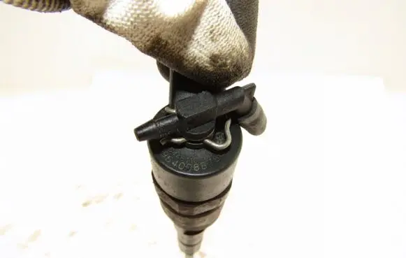 Peugeot 206 Fuel injector 9640088780