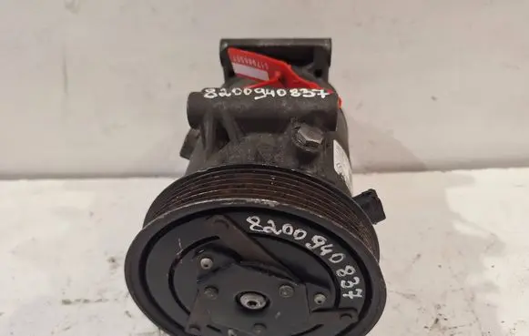 Renault Megane II Air conditioning (A/C) compressor (pump) 8200940837
