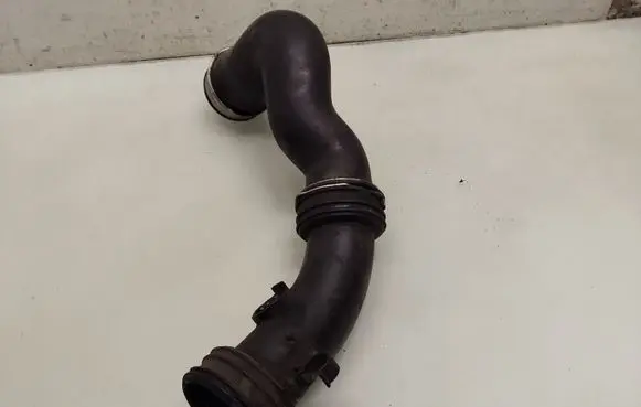 Volkswagen Transporter - Caravelle T5 Intercooler hose/pipe