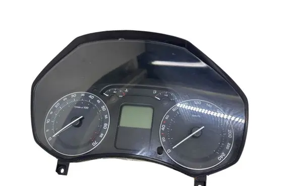 Speedometer (instrument cluster)