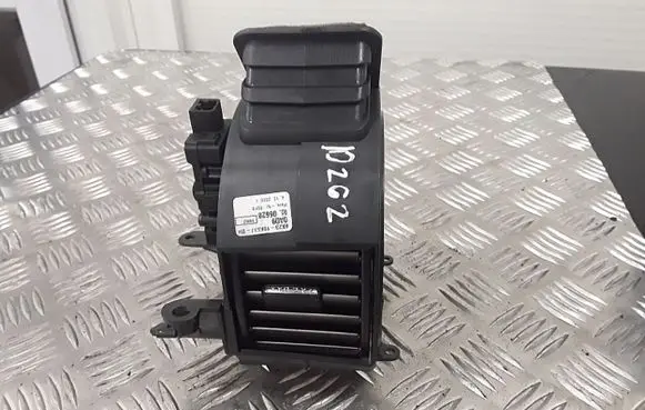 Jaguar XF X250 Dash center air vent grill 8x2319k617bh