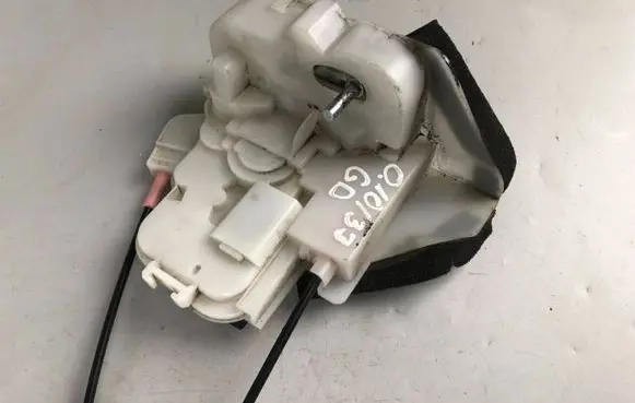 Subaru Outback Rear door lock