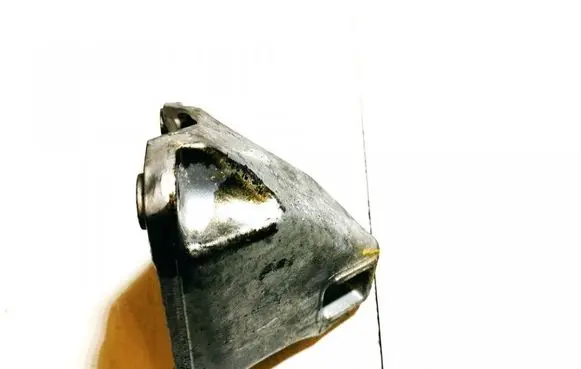 BMW 5 GT F07 Engine mounting bracket 6795958
