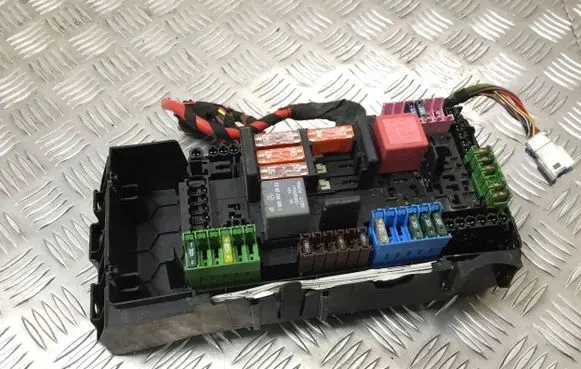 Mercedes-Benz E W238 Fuse module A2139068801 A2135400200