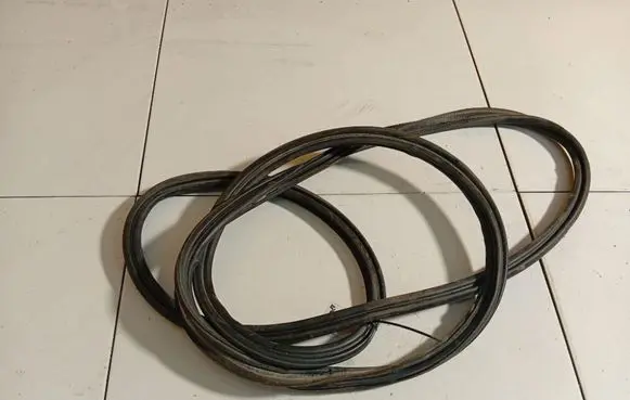 Honda FR-V Trunk rubber seal (body) 