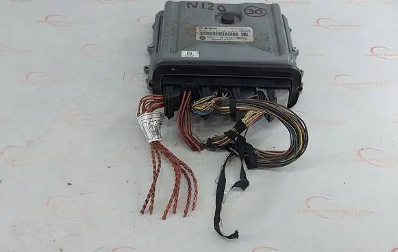 BMW 5 F10 F11 Engine control unit/module 8511385