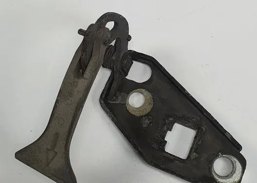 Mercedes-Benz 190 W201 Engine bonnet/hood lock/latch loop/hook 2018800560