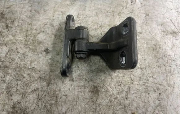 Mercedes-Benz A W168 Front door upper hinge