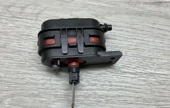 Mercedes-Benz SL R129 Heater blower fan relay A0018001075 9062600642