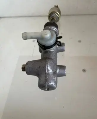 Toyota Avensis Verso Clutch master cylinder
