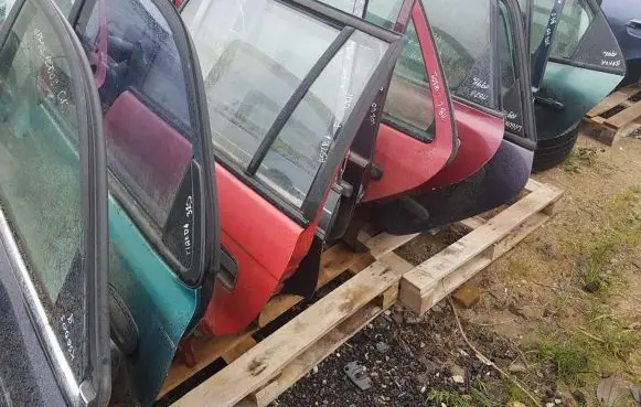 Mazda 323 Rear door