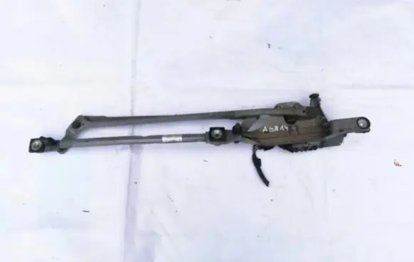 Ford Focus Front wiper linkage and motor 4m5117504bb