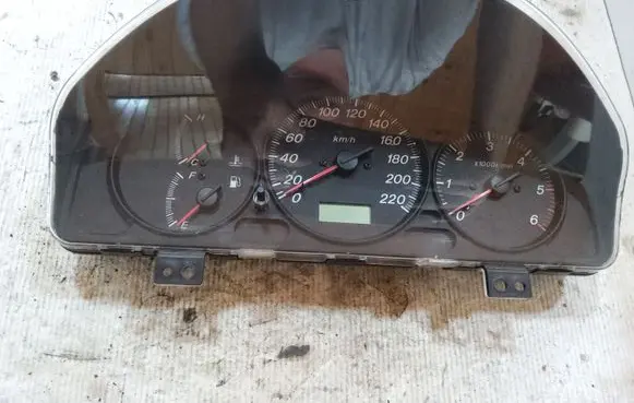 Mazda Premacy Speedometer (instrument cluster) WHCB16C OE23