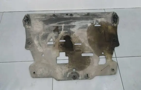 Volvo V60 Engine cover (trim) 