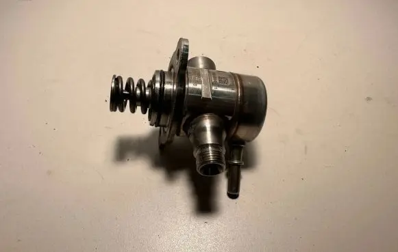 Seat Altea Fuel injection high pressure pump 05E127027D 004050721 1994252