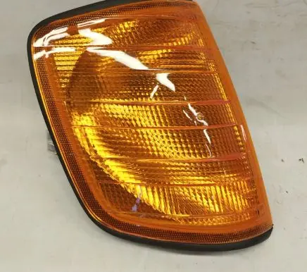 Mercedes-Benz E W124 Front indicator light 1248260543 A1248260543 HELLA
