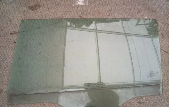 KIA Sportage Rear door window glass AS2