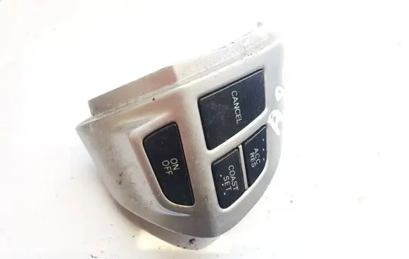 Steering wheel buttons/switches