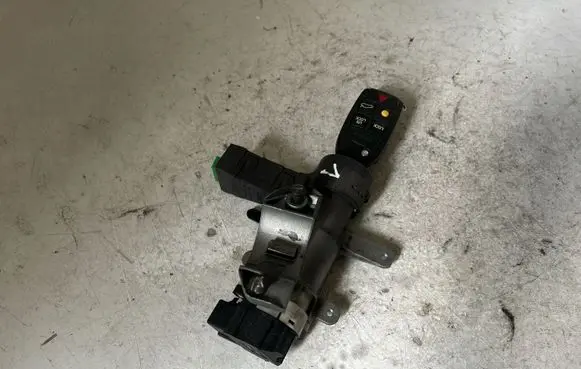 Volvo V70 Ignition lock 8626324