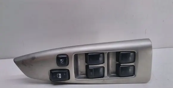 Toyota Corolla Verso E121 Electric window control switch 8404013081