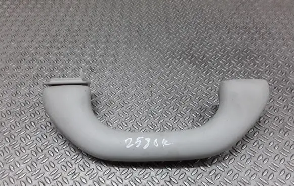 Volkswagen Touran I Front interior roof grab handle