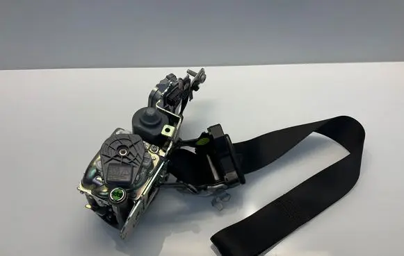 Mercedes-Benz E C207 W207 Front seatbelt A2078603685 040969 2078603685