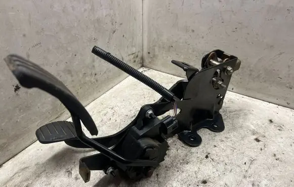 Renault Scenic II - Grand scenic II Accelerator throttle pedal 8200159647