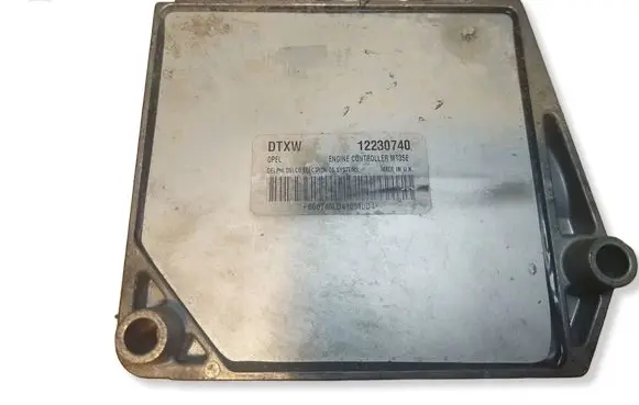 Opel Astra H Engine control unit/module ECU 12230740 MT35E