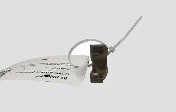 Citroen C5 Fuel Injector clamp holder