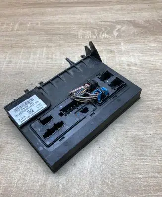 Mercedes-Benz CLS C219 Fuse module 2115457301