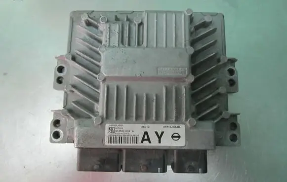 Nissan Qashqai Engine control unit/module S180033104A SID303