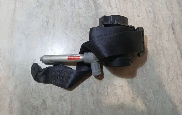 Volvo V50 Rear seatbelt 6029327L0H