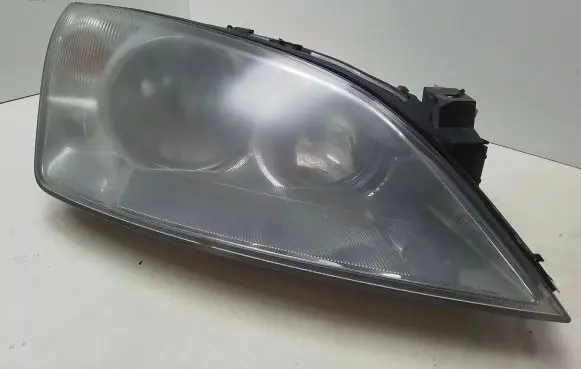 Ford Mondeo Mk III Headlight/headlamp 1S7113005AK 0301174202