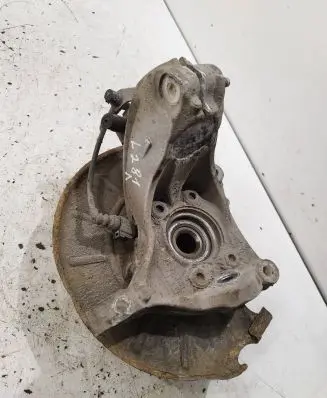 Volkswagen PASSAT B7 Front wheel hub spindle knuckle