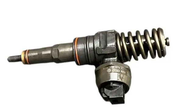 Skoda Octavia Mk2 (1Z) Fuel injector 038130073AL 0414720039