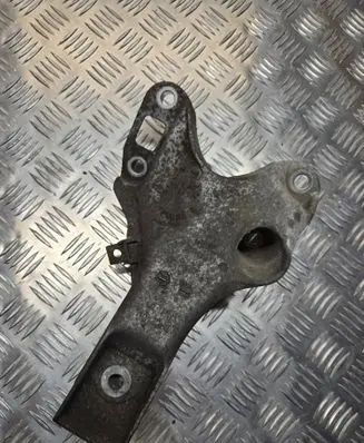 BMW X5 F15 Engine mounting bracket 211812