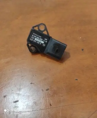 Skoda Octavia Mk2 (1Z) Air pressure sensor 0261230073 038906051D