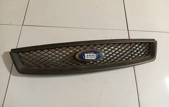 Ford Focus Front grill 4M518C436AC