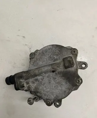 BMW 5 F10 F11 Vacuum pump 8605976