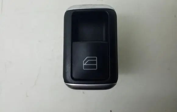 Mercedes-Benz C W204 Electric window control switch A2049055502