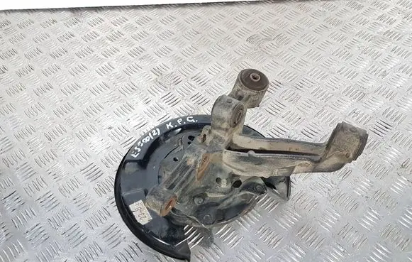 Lexus ES 250 - 300 - 330 Rear wheel hub 4230506100