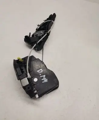 BMW M4 F82 F83 Front door lock 7202150