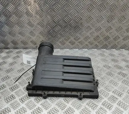 Volkswagen Golf VII Air filter box cover 5Q0129607AC 5Q0129601BL