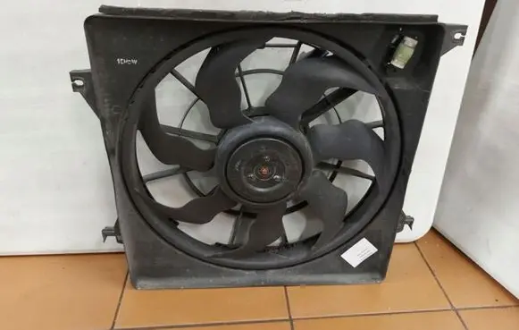 KIA Carens III Electric radiator cooling fan