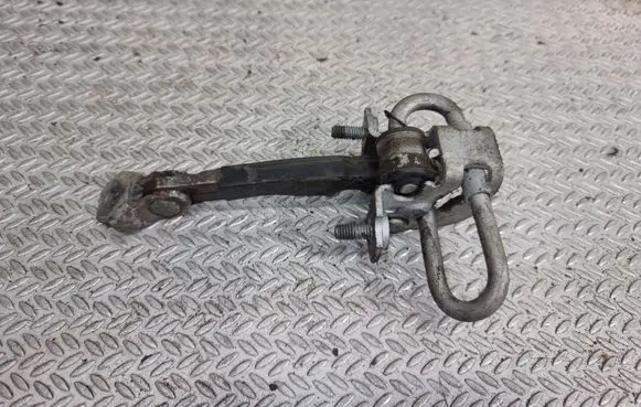 Iveco Daily 35 - 40.10 Front door check strap stopper 3800395