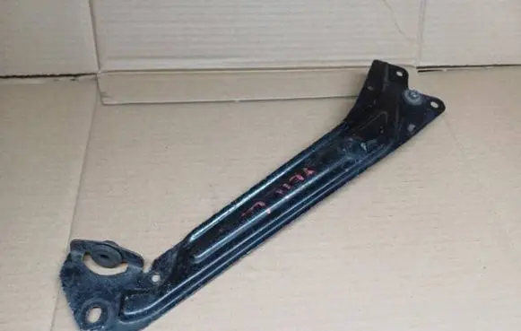 Radiator support slam panel bracket