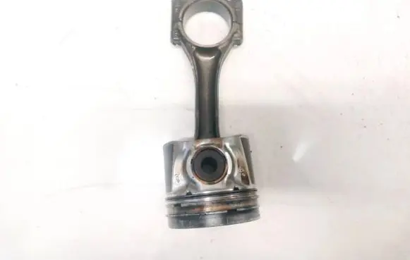 Opel Vectra C Piston with connecting rod