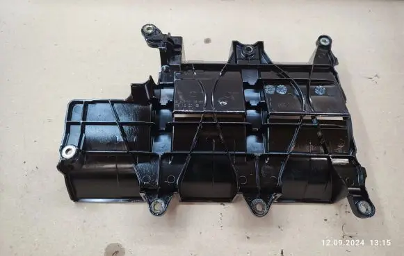 Mercedes-Benz S W221 other engine part A6421800885
