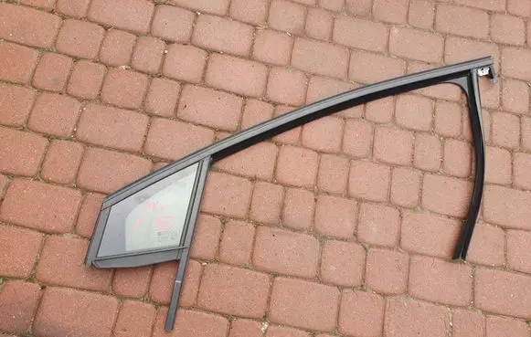 Opel Astra K Rubber seal loading door 