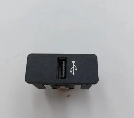 Mini Cooper Countryman R60 USB socket connector 8410930248